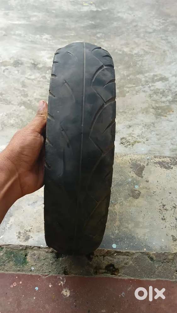 Maxis scooty rear tyre for sale
