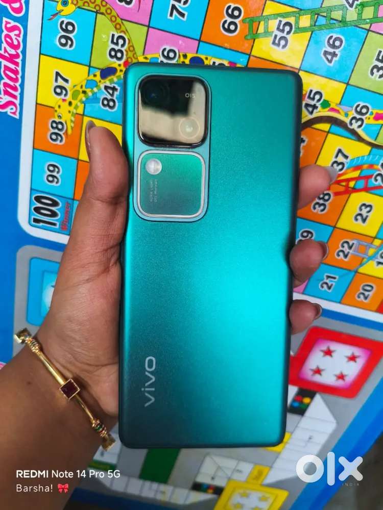 V30 5g V30 5G (Peacock Green, 128 GB) (8 GB RAM)