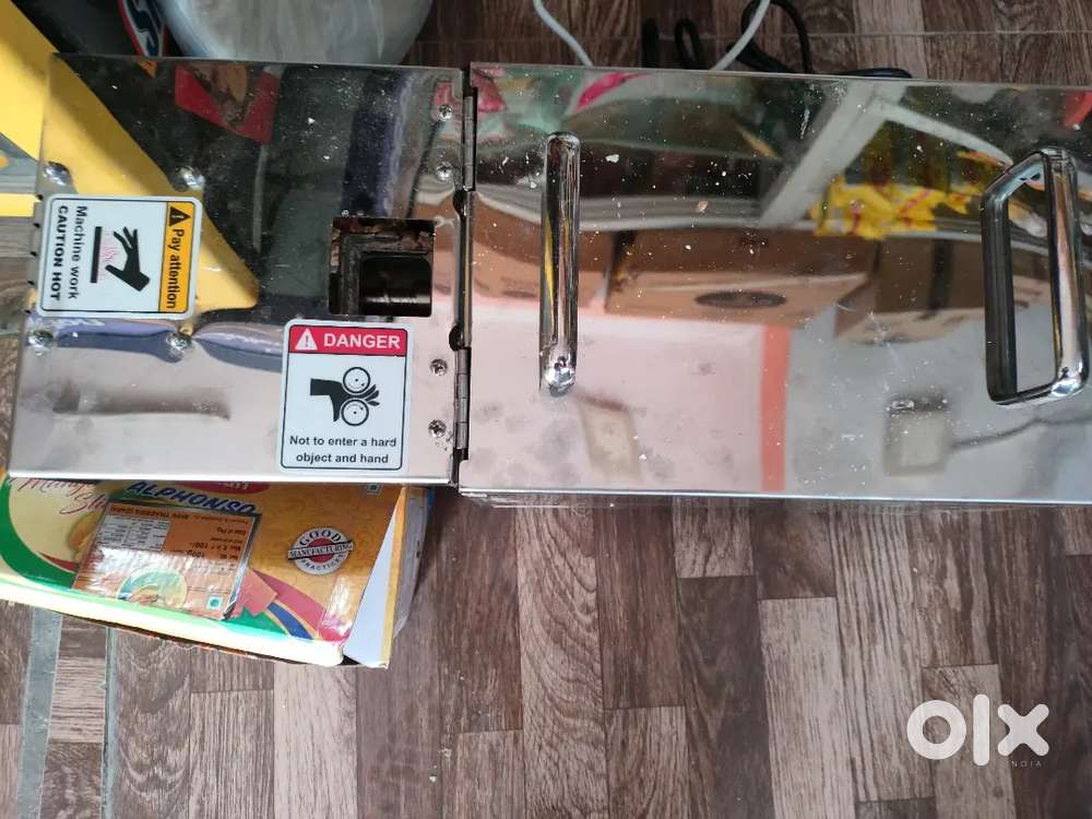 Oil grinding machine