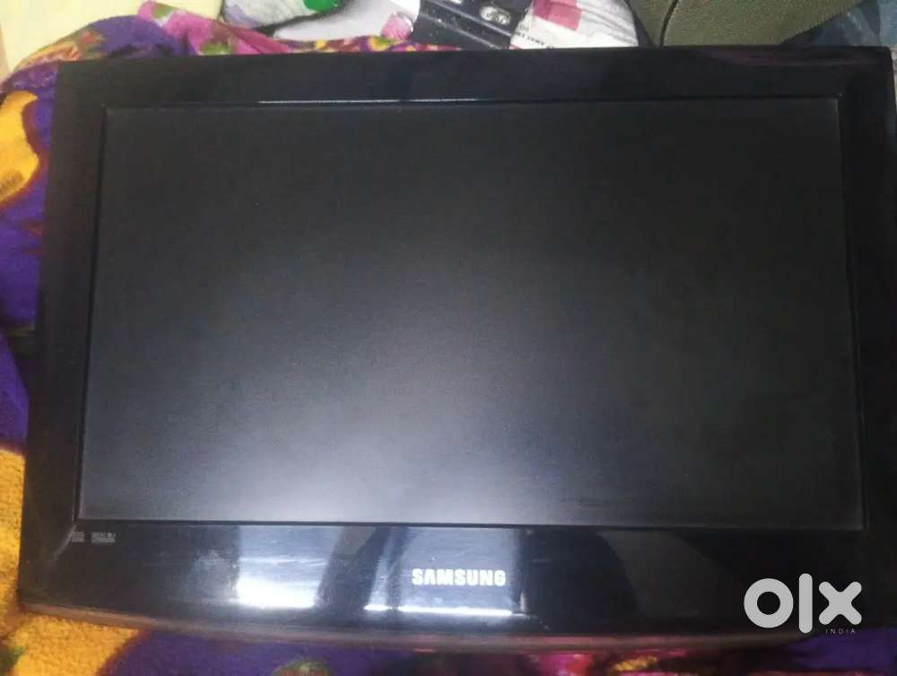 Samsung 24 inch lcd display Hdmi and vga and video audio port