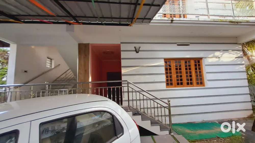 ഇടപ്പള്ളി OBRON MALL 500 മീറ്റര്‍ ദൂരം 3 ബെഡ് GROUND FLOOR COMMERCIAL