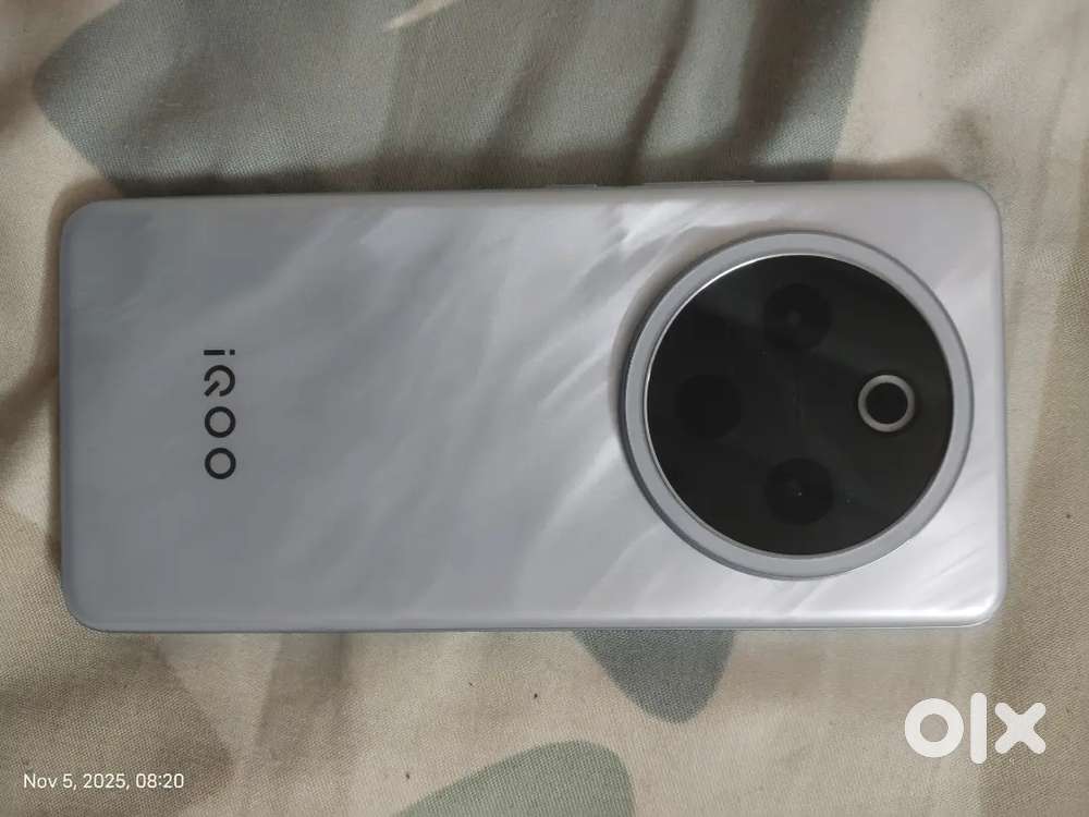 iQOO Z10 (8GB + 128GB)