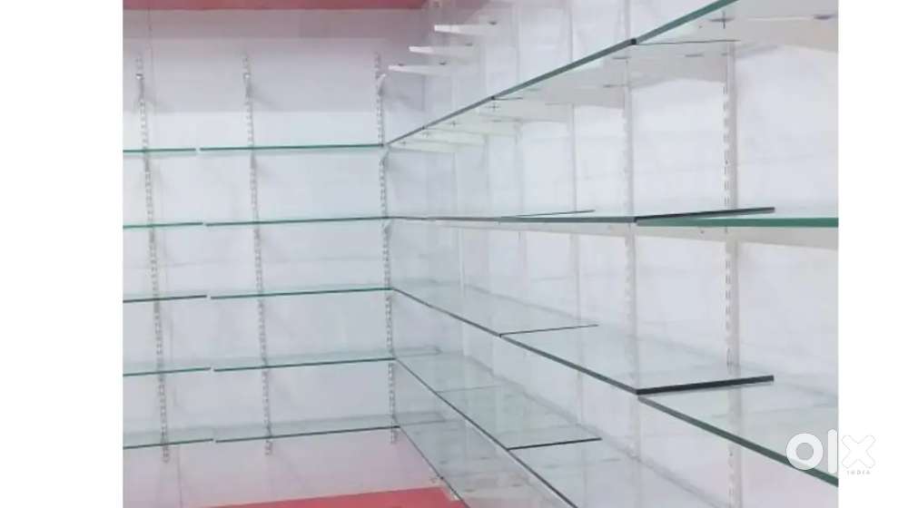 Full shop glasses and racks with brackets