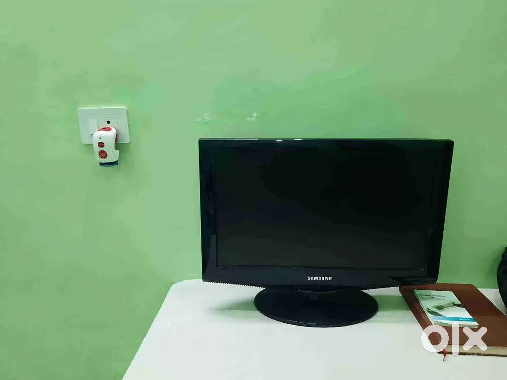 Samsung TV 22 inches