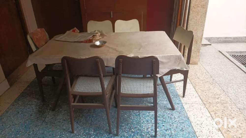 Dinning table 6 seater