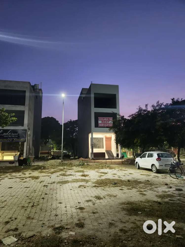 Newly built SCO,Dugri ph-3, market for rent