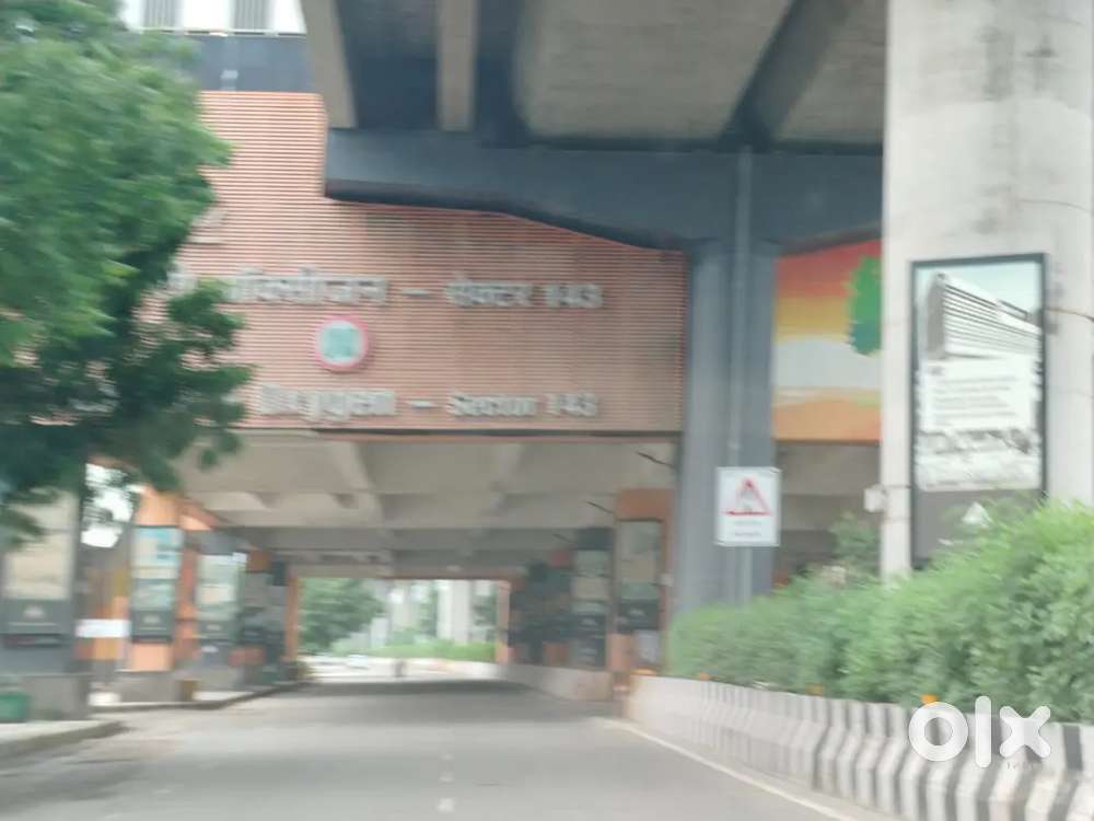 महंगे location में अपना घर बनाये Gated Society में PLOT सेल sec145 में