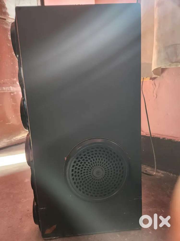 Unitech tower speakers