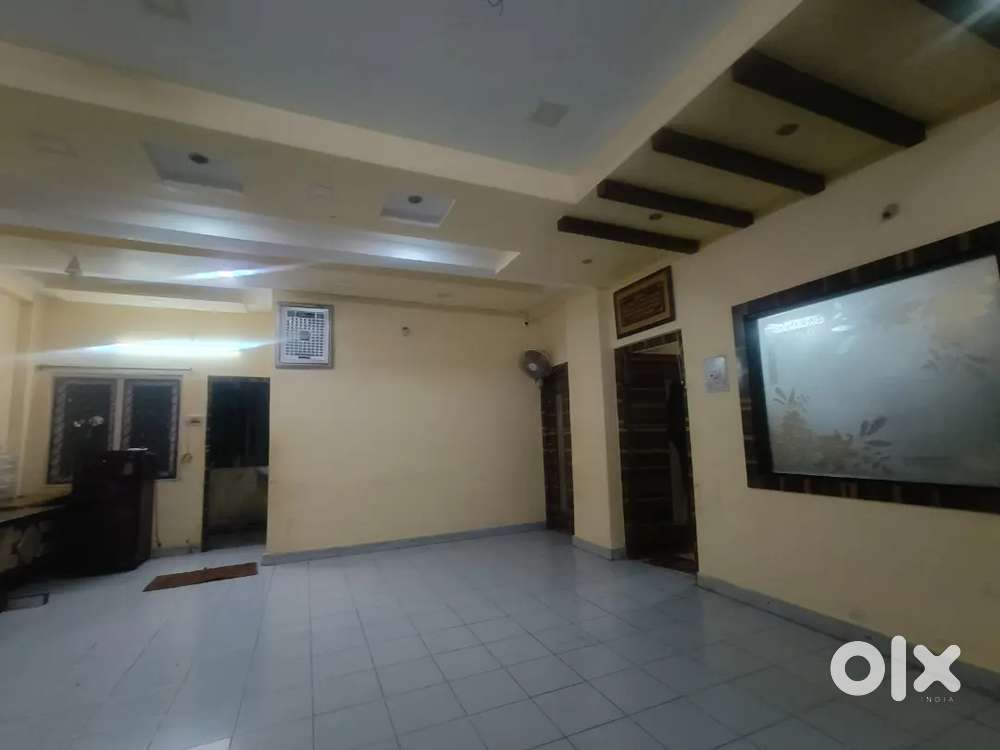 1200 SQ.SFT 3BHK 1 ST FLOOR CORNER FLAT FLAT FOR SALE BANJARA HILLS