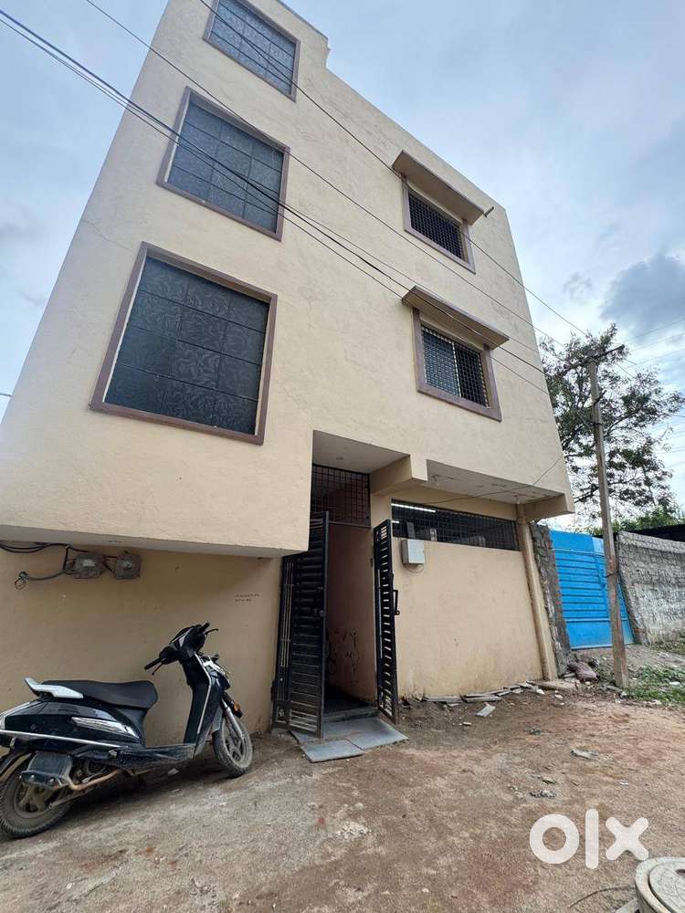 Running hostel for rent