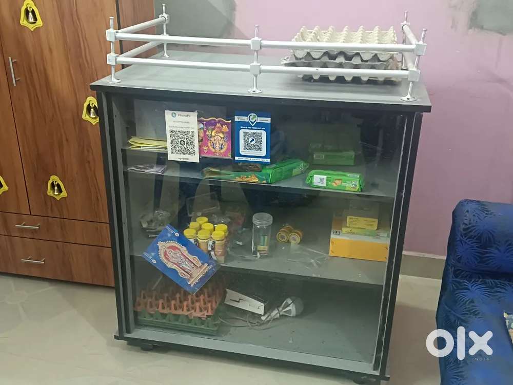 Show case table