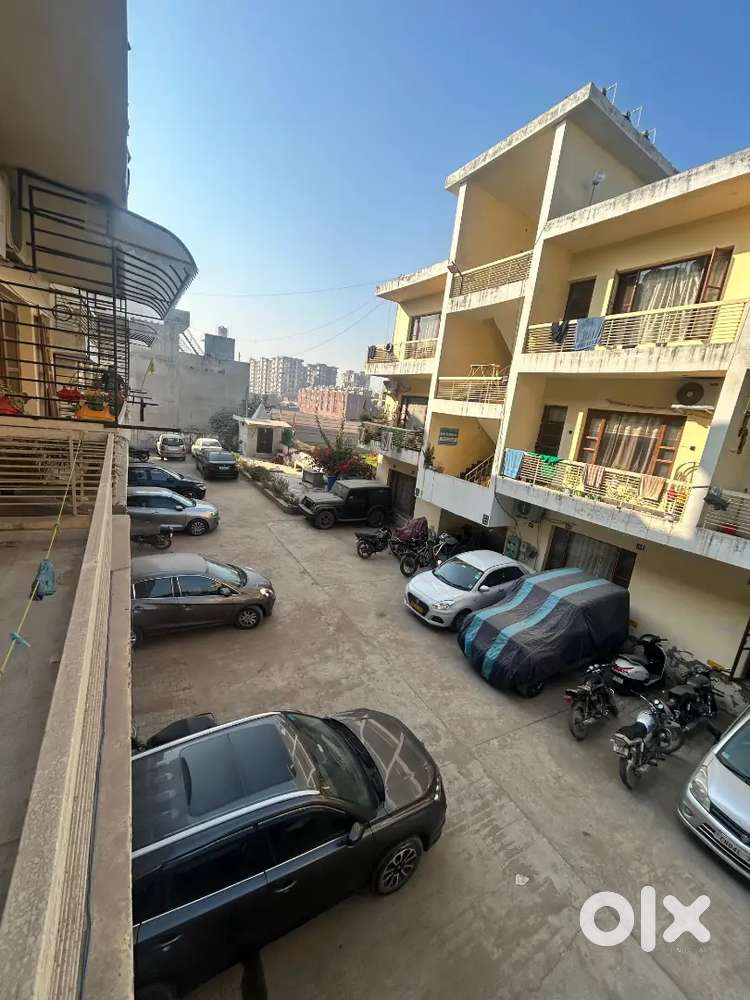 Golden Estate Sector 115 ( Male Need Flatmate  2 Rooms Available)