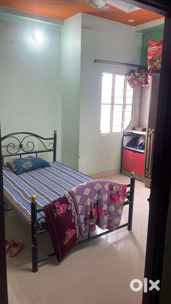 Need a girl flat mate