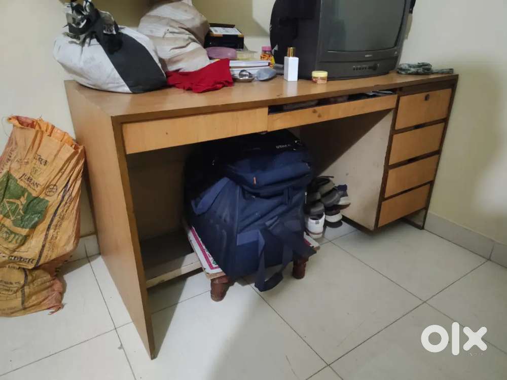 Computer Table in Excellent Condition