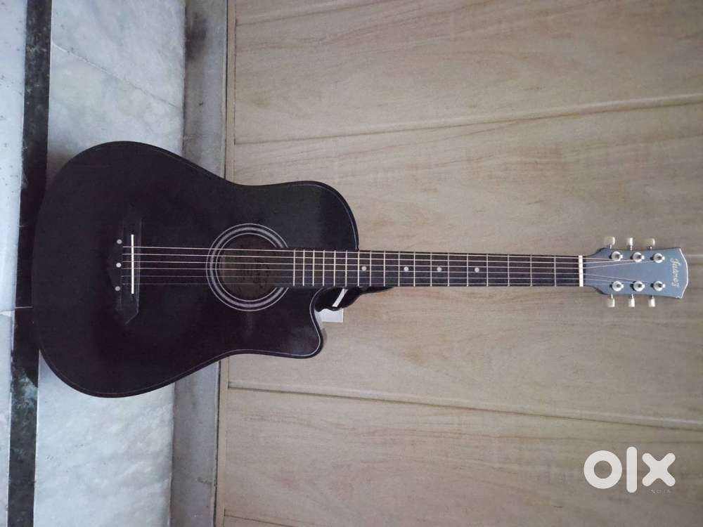 Black Guitar In Excellent Condition
