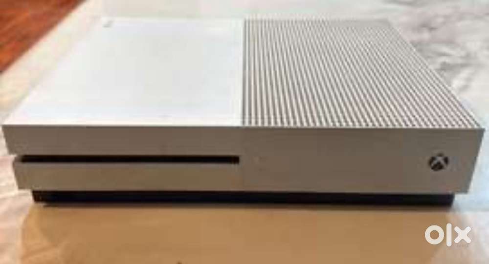 Xbox One S  NBA 2k19 CD