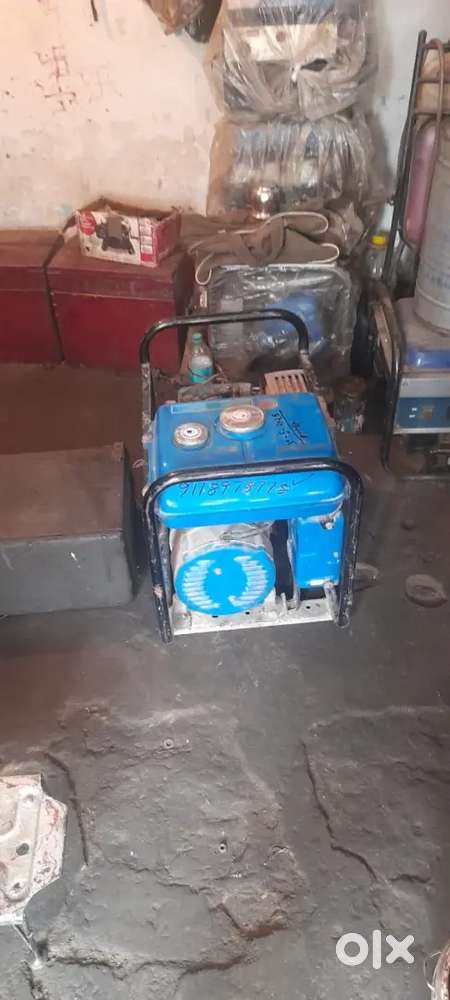 Genretar hai yamaha 3kw ka jo petrol se chalta hai 1Lt me 1 ghante