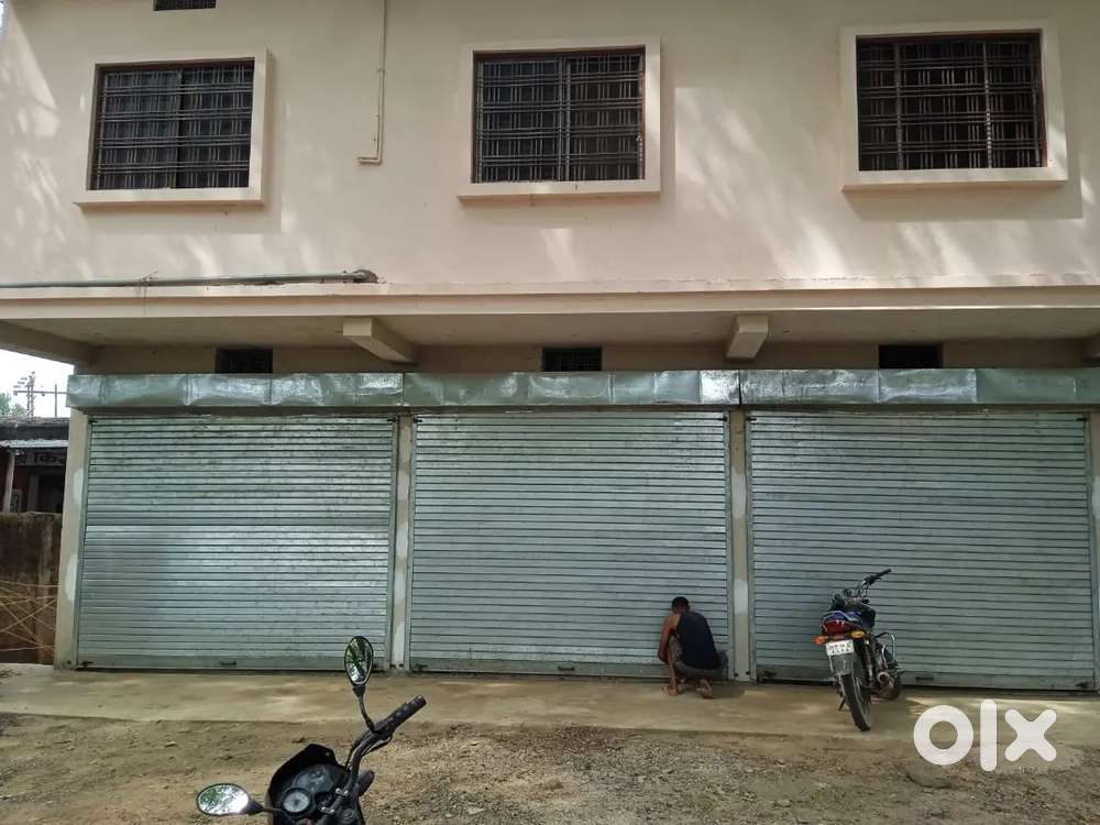 Commercial shop near highway paliroad