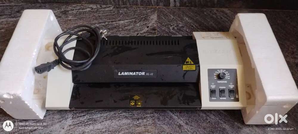 LAMINATING MACHINE