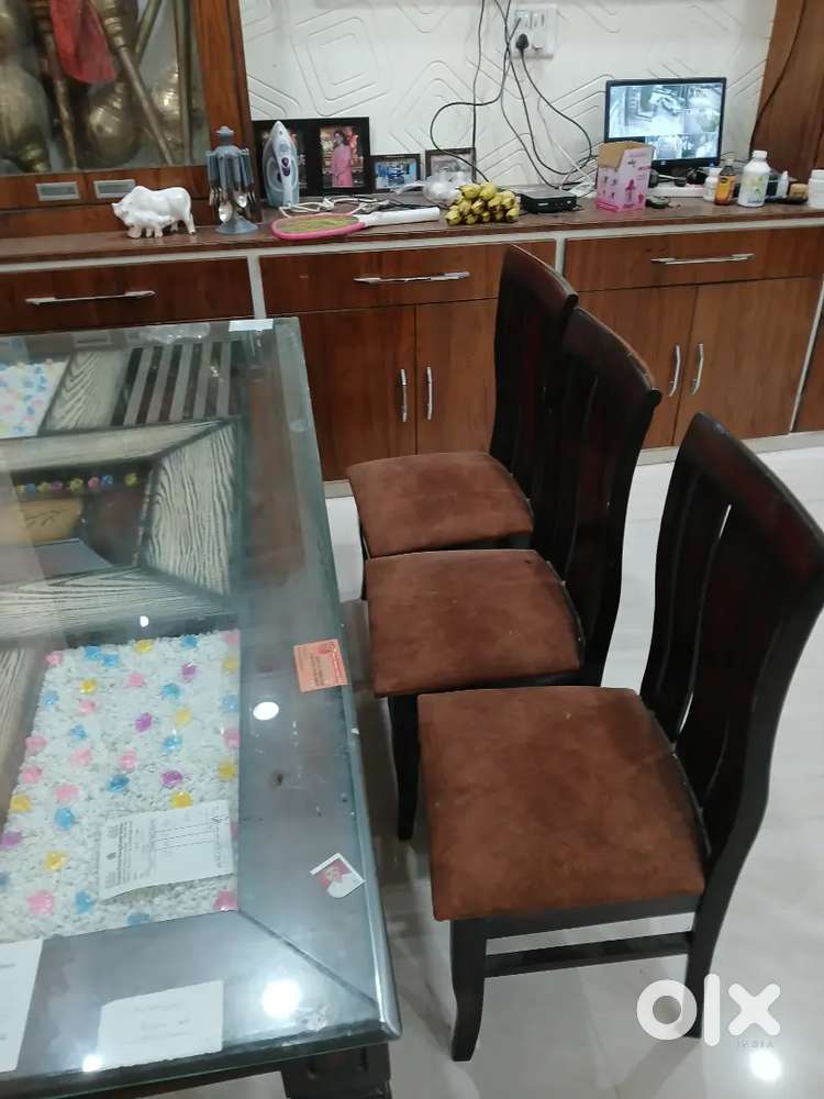6 seater dining table with glass