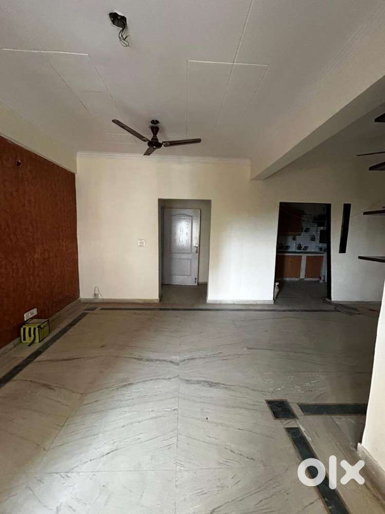 3Bhk flat for rent in society indirapuram