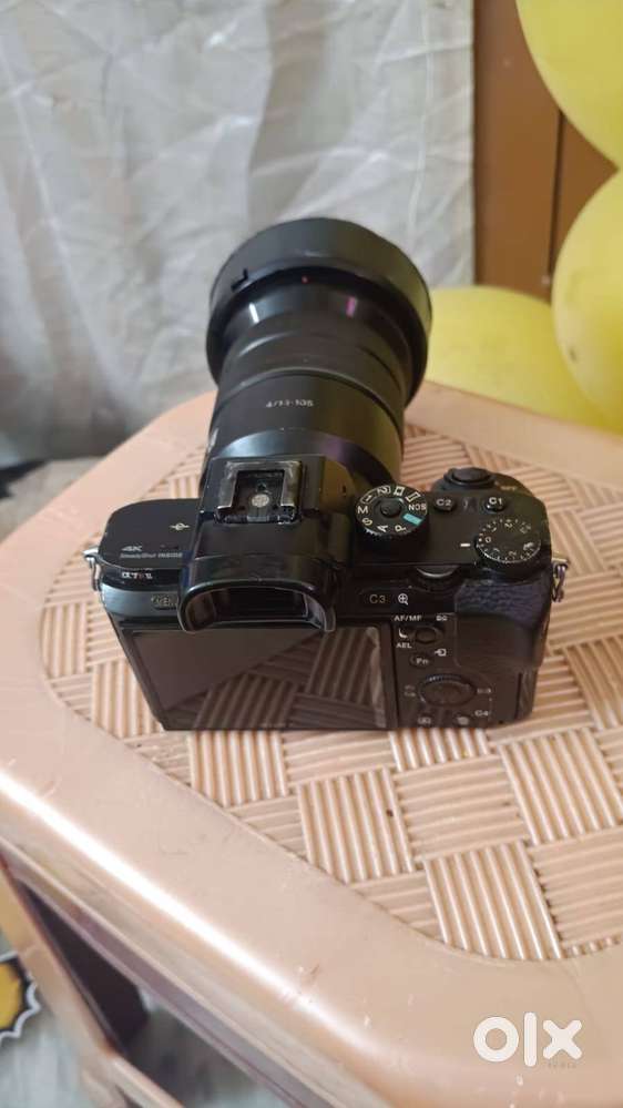 Sony a7r2 body and 18-105 power zoom lens 2 batteries charger full run