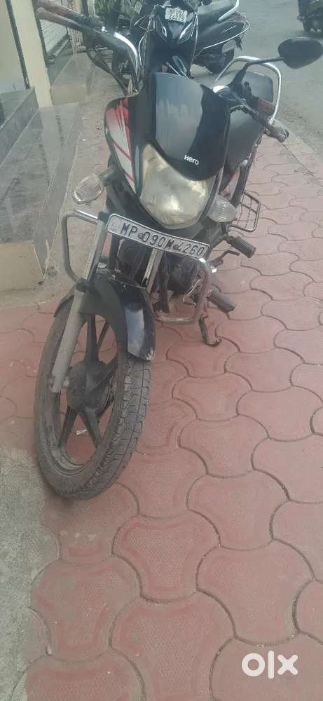 Bike ek dam aachi hai engin abhi tak ne khula hai