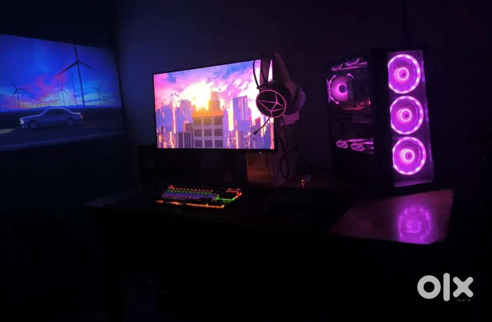Gaming pc { can run any game }