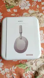 Sealed NEW BOX SONY WH-1000XM5 HEADPHONE ONLY 8DAYS TO PURCHASE