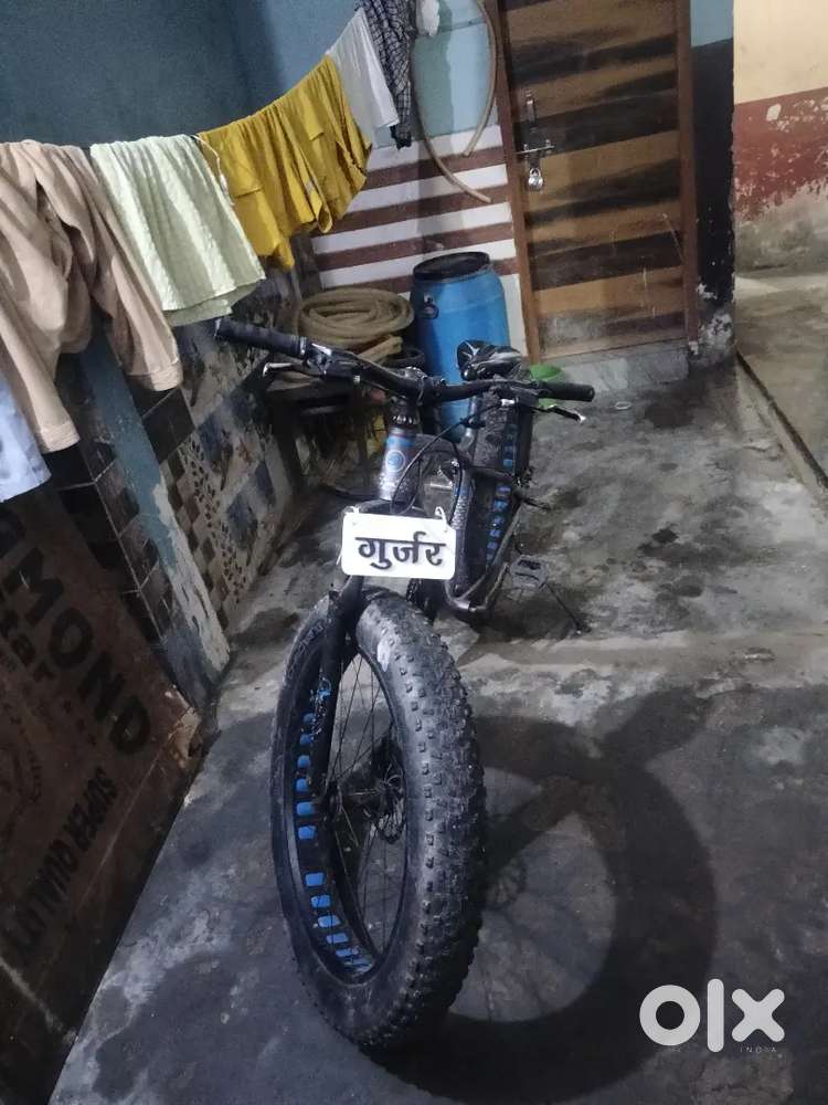 Bhai 11 manth old ha jiss bhai ko chahiye massage kare