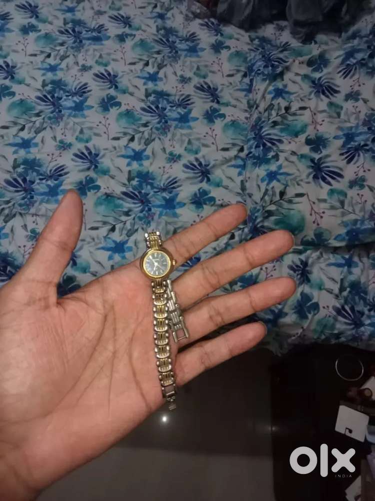 Luxury branded vintage watch collection for women worth 40k