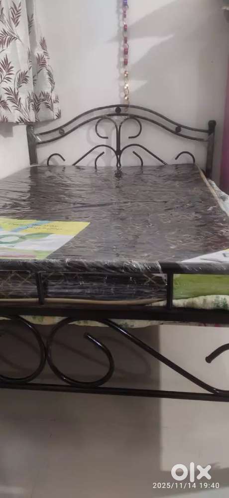 New ડબલ ની સેટી  પલંઞ ઞાદલા સાથે