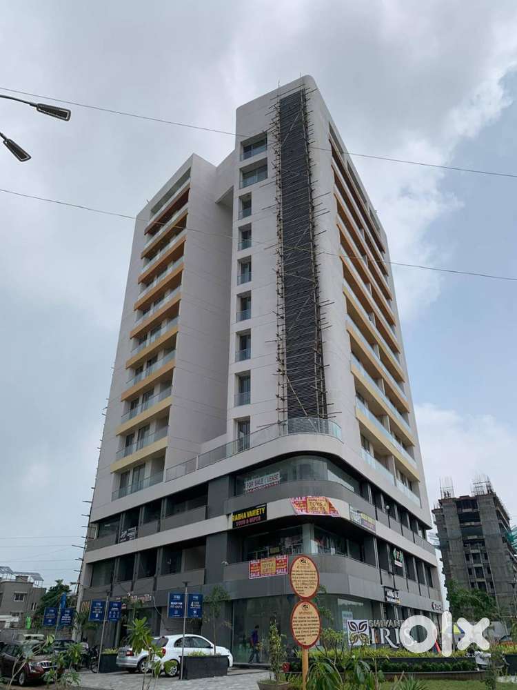 2nd Floor Ready To Move Showroom For Sale