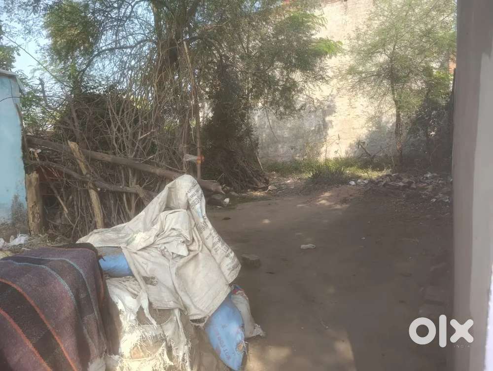 Niwadi station ke samnee plot hai station se matri 50 meter age