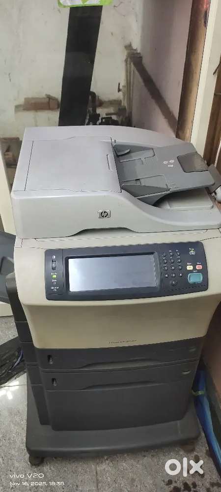H p laser jet Xerox mechine with printer