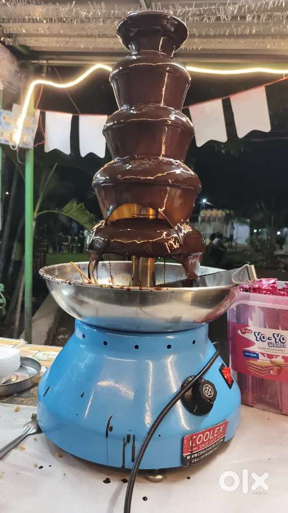Chocolate fountain machine