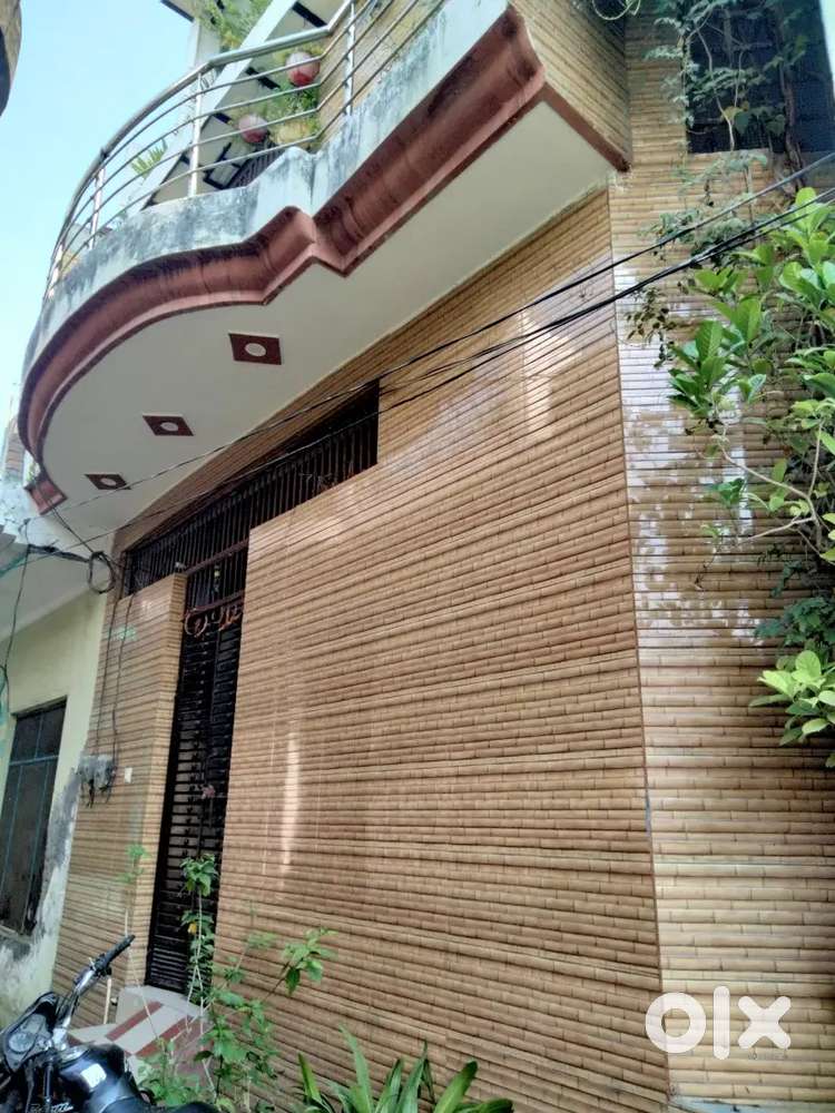 Small and. Beautiful house near by station hotel bank college petrol p