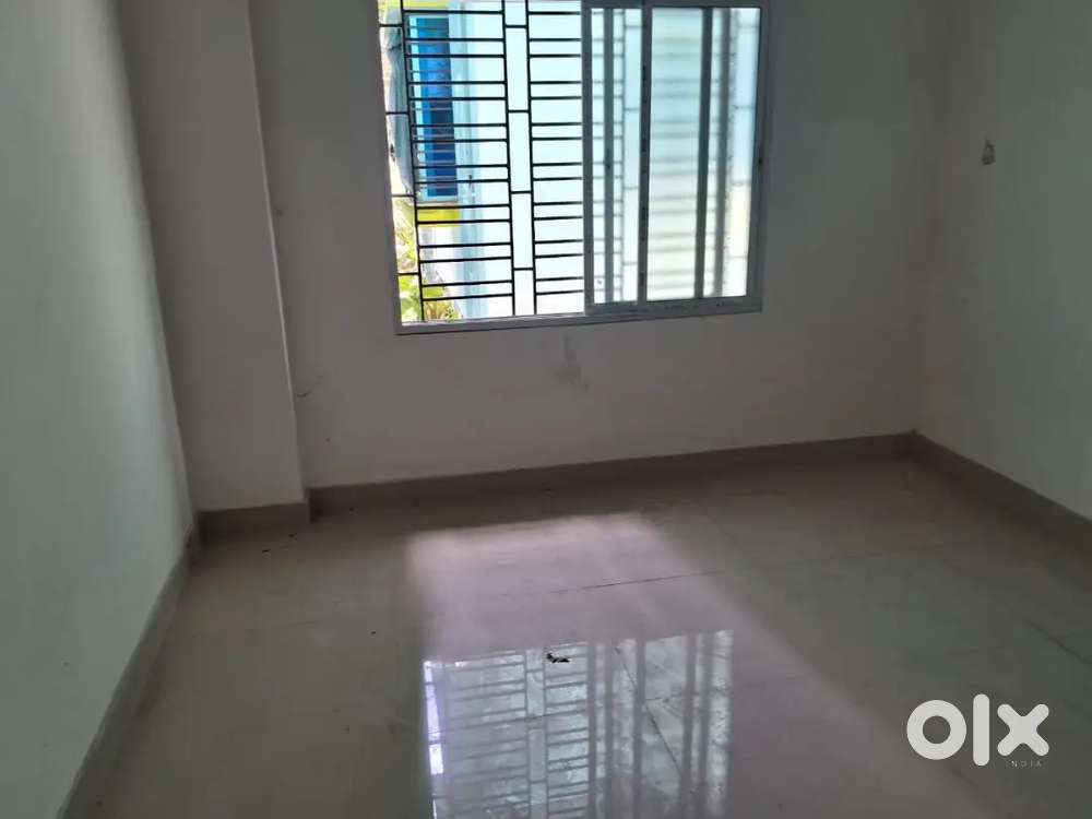 Hurry up! get a new 2 BHK ready flat in Madhyamgram at low price