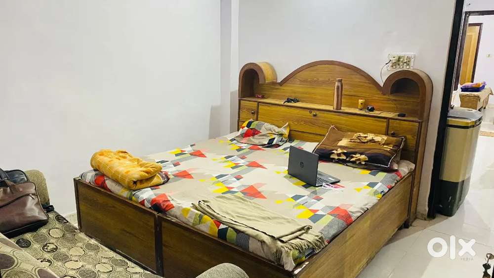 Pg for boys indrapuram Rs.7500