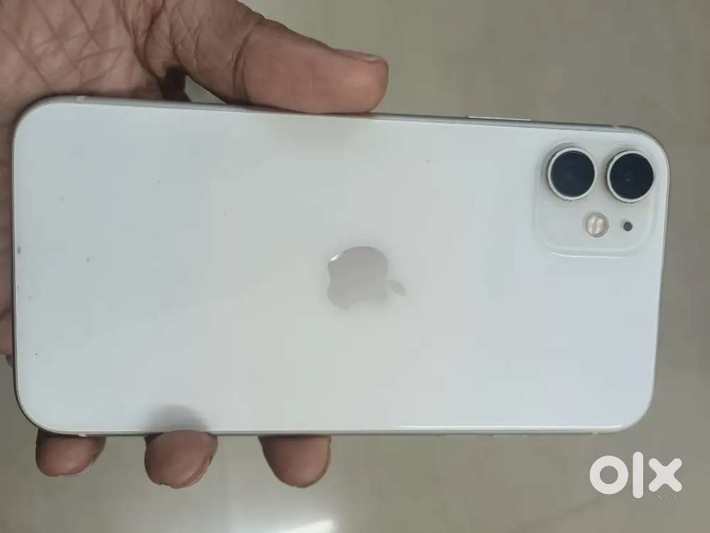 Iphone  11 white ,64 gb, latest update