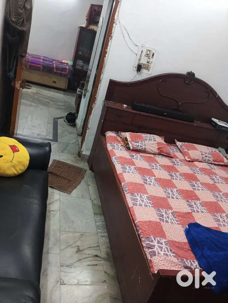 1 bhk fully furnished flat laxmi nagar