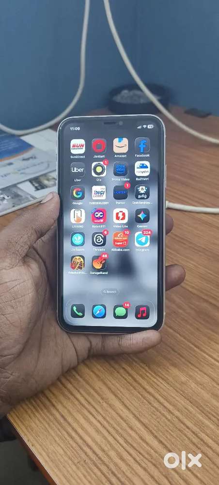 iPhone  11