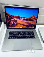 ( Mac huB ) - Apple MacBook Pro 15” 2018 - 16 GB Ram / 500 GB SSD / i7