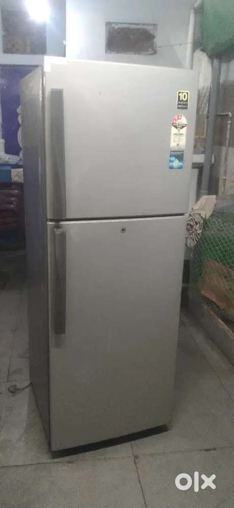 Sumsung 240 liters inverter model nead and very child condi