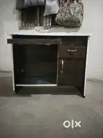 Computer table