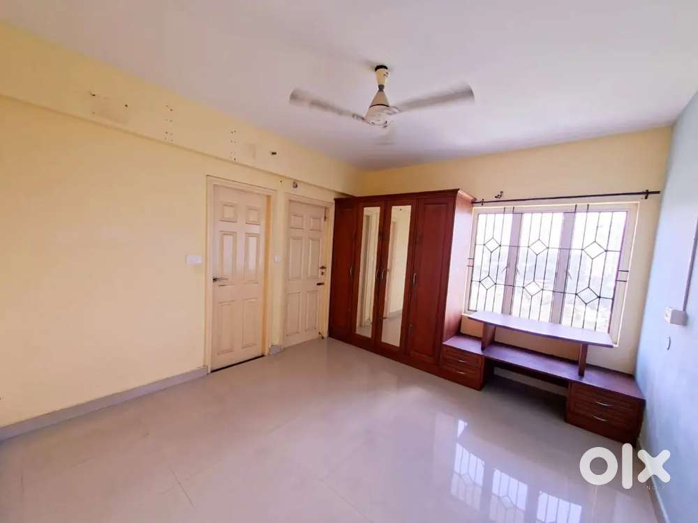 At Sasthamangalam 4 bedroom flat for rent