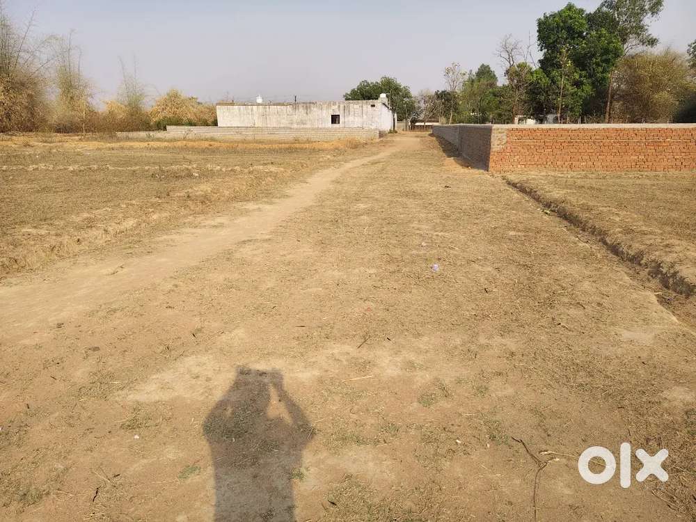 90000Rs per dismil ..Road se 150 miter andar