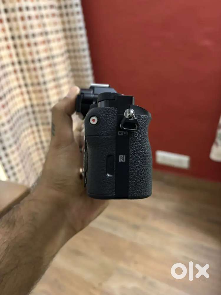 Sony a7 mark1 with 28-70mm,  full frame camera.