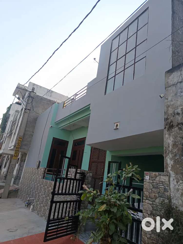 Beautiful 100 gaj House for sell - Ready to move