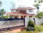 4BHK 1700SQ 5Cent Old House Near Koonammavu Junction Varapuzha
